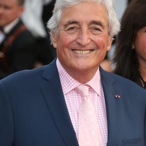 Jean-Loup Dabadie à la montée des marches du film "Nelyubov (Faute d'amour)" lors du 70ème Festival International du Film de Cannes, le 18 mai 2017.
© Denis Guignebourg/Bestimage