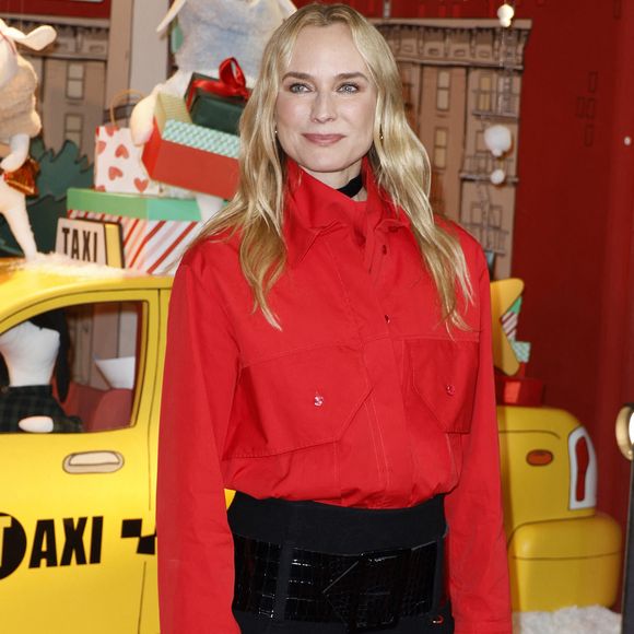 Diane Kruger inaugure le lancement des vitrines de Noël aux couleurs de New York du Printemps Haussman, le 6 novembre 2025.

Photo : Christophe Aubert / Bestimage