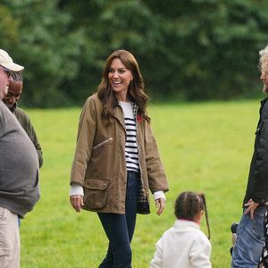 La princesse de Galles participe à une marche des pères dans le parc local lors d'une visite à "Dadvengers", une communauté pour les pères et leurs enfants, à Arnos Grove, au nord de Londres, afin de souligner le rôle important que jouent les pères dans les premières années de vie de leurs enfants, dans le cadre de sa campagne "Shaping Us" (Nous façonner) sur la petite enfance. Mercredi 1er novembre 2023. Photo de Yui Mok/PA Wire/ABACAPRESS.COM