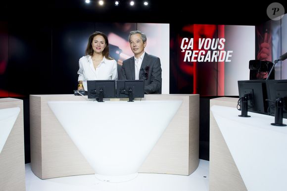 Ce n'est qu'un au revoir ! 

Exclusif - Myriam Encaoua ,  Stéphane Blakowski - Rendez-vous avec les présentateurs de l'émission "Ca vous regarde" sur LCP.

© JB Autissier ,  Panoramic ,  Bestimage
