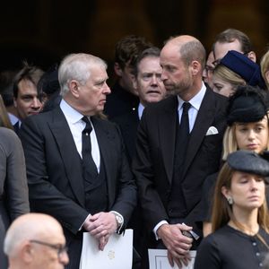 Son oncle est accusé par l'une des victimes de trafic sexuel du millardaire

Le prince Andrew, le duc d'York et le prince William, le prince de Galles aux funérailles de la duchesse de Kent, cathédrale de Westminster. Londres, Royaume-Uni. 16 septembre 2025. Photo by Doug Peters/EMPICS/ABACAPRESS.COM