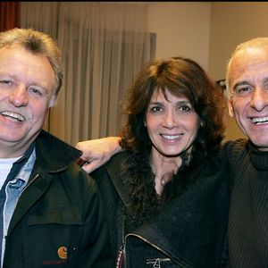 Sam Bernett, Michel Fugain et sa femme Stéphanie à l'enregistrement de l'émission Le plus Grand Cabaret du Monde en janvier 2006.