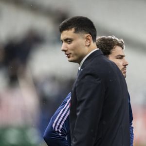 Antoine Dupont et Louis Bielle-Biarrey avant le match international de rugby des Six Nations entre la France et l'Irlande au Stade de France à Saint-Denis, en banlieue parisienne, le 5 février 2026.Photo par Eliot Blondet/ABACAPRESS.COM