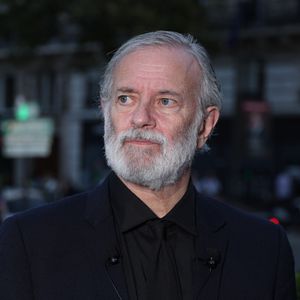 sur un tournant qu'on avait pas vraiment vu venir :

Exclusif -   Francis Huster lors de la soirée des 90 ans du prix des Deux Magots à Paris le 25 septembre 2023.

© Denis Guignebourg / Bestimage