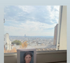Dans une photo partagée via une story Instagram de Cylia, nous pouvons voir le faire-part de décès de l’actrice posé devant une fenêtre, accompagné d’une statuette d’un petit ange. Deux pierres polies étaient également présentes, une sombre et une autre rose claire.

Le nouvel hommage de Cylia Chasman à sa mère Nadia Farès décédée le 17 avril 2026 - Instagram le dimanche 16 août 2026.