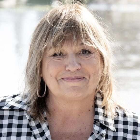 L’actrice assure que l’idée de vivre une nouvelle histoire la fait toujours rêver. 

Michele Bernier participe à la séance photo du film « Parfum du Bonheur » lors du 27e Festival de fiction de La Rochelle, le 19 septembre 2025 à La Rochelle, en France. Photo de David NIVIERE/ABACAPRESS.COM
