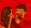Tout en rouge, ils ont ainsi dansé (collés serrés) sur le titre Sarà perché ti amo du groupe italien Ricchi e Poveri.

Les Enfoirés 2025, TF1, 7 mars 2025
