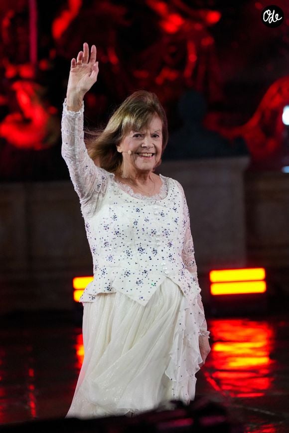 Exclusif - Chantal Goya lors de l'enregistrement de l'émission "La Grande soirée du 31 de Paris", diffusée le 31 décembre sur France 2, sur la place de la Concorde à Paris, France, le 24 novembre 2025. © Guebey-Tribeca/Bestimage