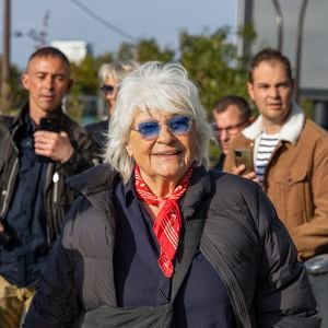 Exclusif - Catherine Lara - Arrivées des personnalités à l'enregistrement de l'émission "Vivement dimanche", diffusée le 9 novembre 2025, aux studios Rive Gauche à Paris le 1er octobre 2025. © Vincenzo Arnone/Bestimage