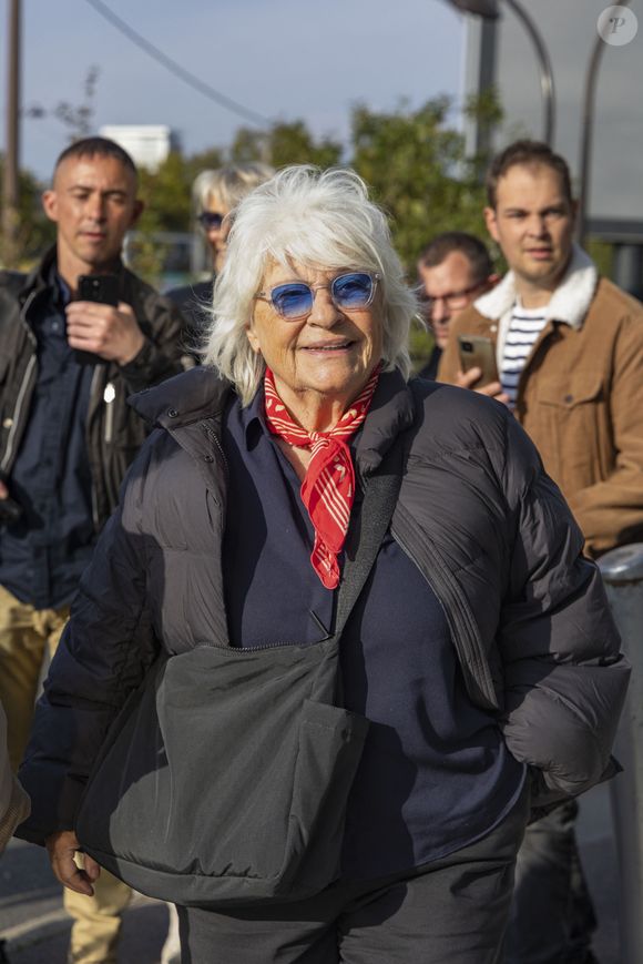 Exclusif - Catherine Lara - Arrivées des personnalités à l'enregistrement de l'émission "Vivement dimanche", diffusée le 9 novembre 2025, aux studios Rive Gauche à Paris le 1er octobre 2025. © Vincenzo Arnone/Bestimage