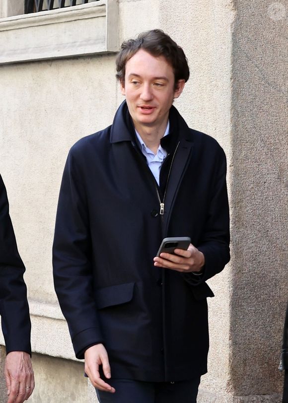 MILANO, ITALIE Le milliardaire Bernard Arnault se promène dans Milan avec son fils Frédéric Arnault. Janvier 2024

Sur la photo : Frederic Arnault 

Photo : Backgrid UK/ Bestimage