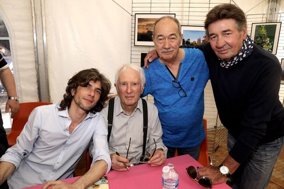 Marcel Amont, son fils Mathias, Jean Sarrus et Pascal Danel -  31ème Salon du livre de Cosne-sur-Loire le 26 mai 2019. © Cédric Perrin / Bestimage