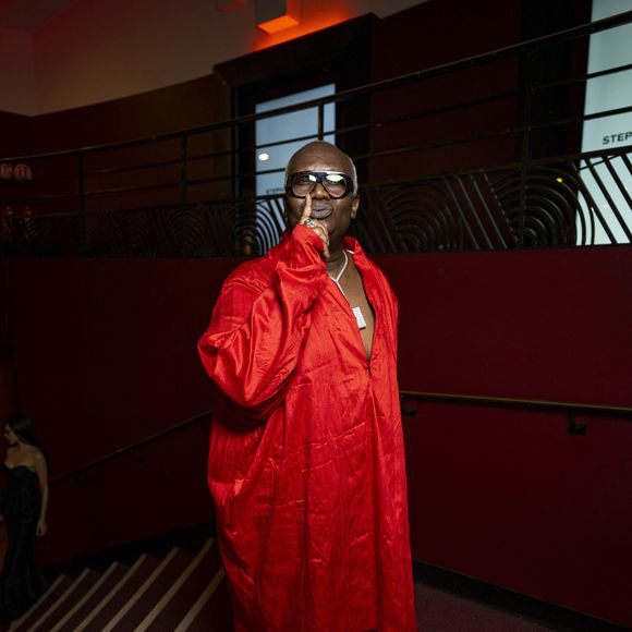 Avant de devenir l'un des visages populaires de la télévision, Magloire avait fait ses débuts sur France 3 Paris Île-de-France, où il présentait "Paris chic choc"

Magloire au défilé Stéphane Rolland "Collection Haute Couture Automne/Hiver 2026-2027" lors de la Fashion Week de Paris, le 7 juillet 2026
© Pierre Perusseau / Bestimage