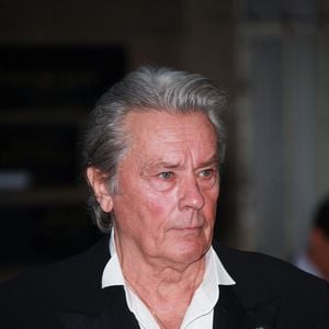 Il n’arrêtait pas de me dire : 'Un jour, tu leur montreras qui tu es vraiment.' Je lui suis tellement reconnaissante", déclarait-elle à "Point de vue". 

Alain Delon le 4 mai 2013 à Cannes, France.