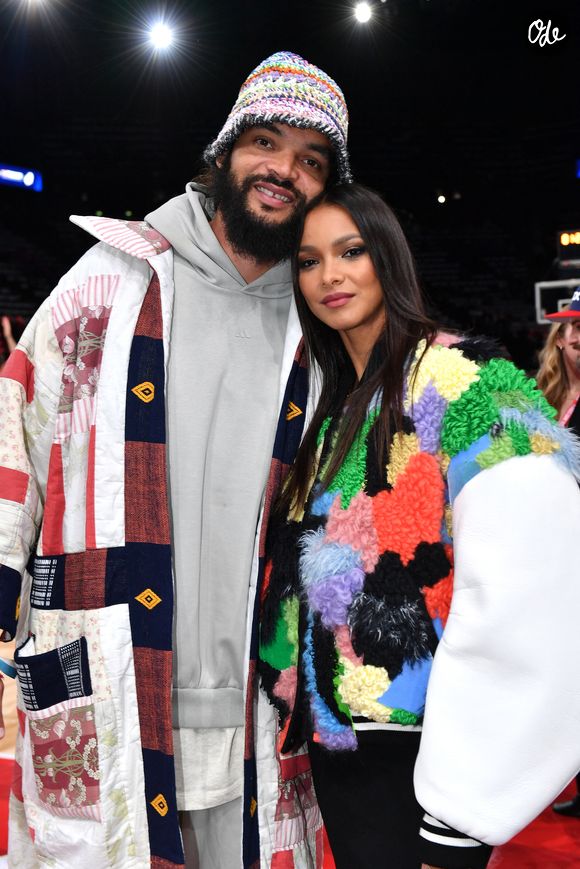 Joakim Noah et sa femme Lais Ribeiro au match de Basketball  Paris NBA 2023 entre les Pistons de Detroit et les Bulls de Chicago à l'Accor Arena Bercy le 19 janvier 2023. 

© Veeren/Bestimage