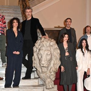 Laura Luchetti, Richard Warlow, Giuseppe Capotondi, Astrid Meloni, Kim Rossi Stuart, Benedetta Porcaroli, Paolo Calabresi, Deva Cassel, Tom Shankland, Francesco Di Leva et Saul Nanni, lors de la promotion de la série "Le guépard", le 25 février 2025, à Rome. © SGP / BESTIMAGE