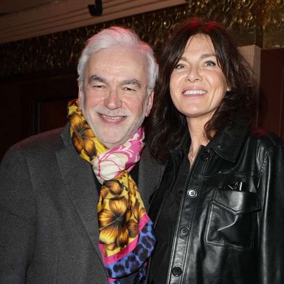 Dans le public, de nombreuses personnalités étaient présentes comme Max Boublil, Raymond Domenech, Frédérique Bel, Enrico Macias mais aussi Pascal Praud qui a d'ailleurs récemment interviewé l'acteur du film "Qu'est-ce qu'on a fait au bon dieu ?".

Exclusif - Pascal Praud et sa femme Catherine - Célébrités assistent au spectacle "Authentique" de Ary Abittan à la Cigale à Paris les 18, 19, 22 et 23 février 2025. © Coadic Guirec/Bestimage