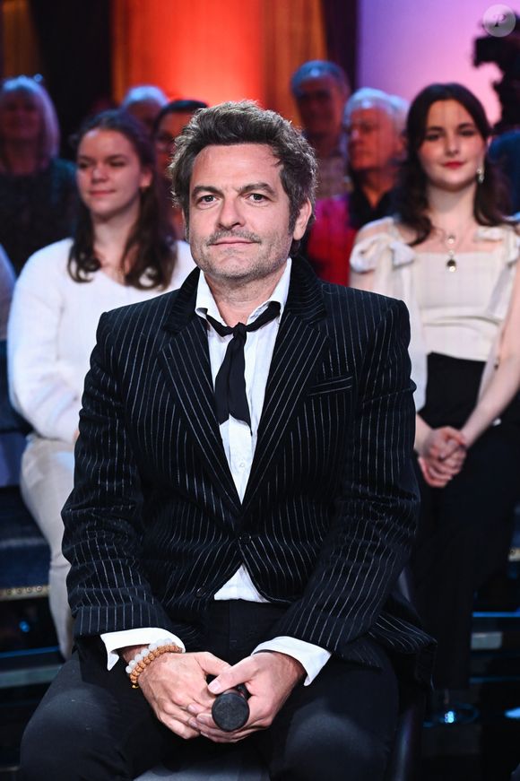 Claire Chazal et André Manoukian sont aux commandes

Exclusif - Matthieu Chedid (Le chanteur M) - Enregistrement de l'émission "Le Grand Echiquier : Spéciale Charles Aznavour" à l'Opéra royal de Versailles, présentée par C.Chazal et A.Manoukian, et diffusée sur France 2 le 29 mai 2025. © Guillaume Gaffiot/Bestimage