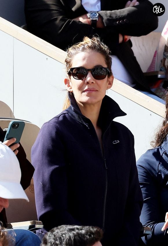 L’actrice de 47 ans y incarne une mère confrontée aux troubles psychotiques de son fils.

Mélanie Doutey dans les tribunes lors des Internationaux de France de Tennis de Roland Garros 2026, à Paris, France, le 5 juin 2026. © Jacovides-Moreau/Bestimage