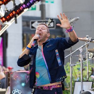 Coldplay se produit lors du Today Show Citi Concert Series de NBC sur la Plaza du Rockefeller Center à New York le 8 octobre 2024. Photo par Ron Smits/London Entertainment/Splash News/ABACAPRESS.COM