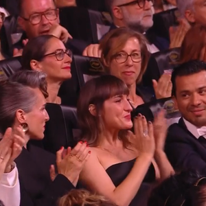 Mylène Farmer chante au Festival de Cannes, Juliette Armanet émue - capture d'écran France 2