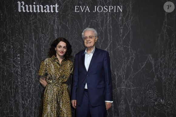 Il a eu deux enfants et sa fille Eva est plasticienne à l’Académie des Beaux-Arts depuis 2024.

Eva Jospin et son père Lionel Jospin - Vernissage de l'exposition Ruinart "Promenade en Champagne" au Carreau du Temple à Paris. © Giancarlo Gorassini / Bestimage