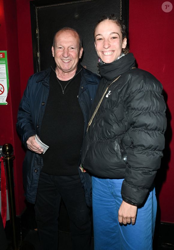 Rolland Courbis avec sa fille Olivia - Générale du spectacle de "Larsène" au théâtre de la Gaîté-Montparnasse à Paris le 3 avril 2023. © Coadic Guirec/Bestimage