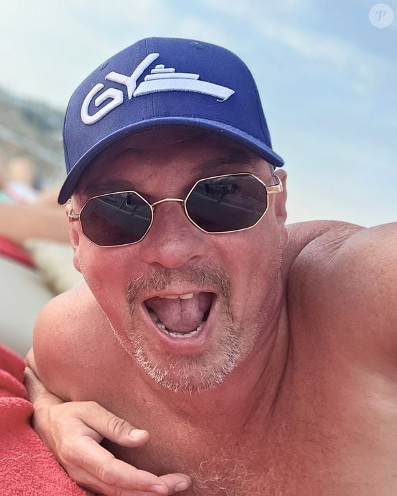 Son parcours de vie est celui d'un homme qui a multiplié les expériences avant de trouver sa voie.

Yann Guillarmé Instagram