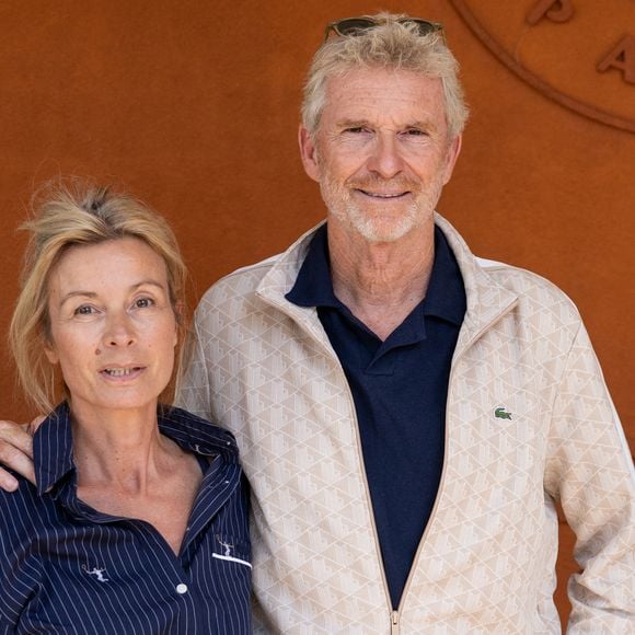 Denis Brogniart et sa femme Hortense Brogniart au village lors des Internationaux de France de Tennis de Roland Garros 2026. Paris, le 1er juin 2026. © Jacovides / Moreau / Bestimage