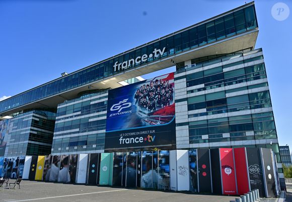 Illustration du siège de France Télévisions à Paris, France, le 29 septembre 2025. France Télévisions aborde une rentrée particulièrement houleuse, sur fond d’attaques frontales visant l’audiovisuel public. © Christian Liewig/Bestimage