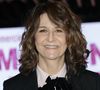 A Paris, Valérie Lemercier a "un atelier" où "(elle) écrit". "Mais il y a surtout ma maison de bord de mer, où il m'arrive de ne pas aller voir la mer ! Car j'aime être enfermée dans un endroit et ne pas en sortir", a-t-elle glissé.

Valérie Lemercier - Avant-première du film "Aimons-nous vivants" au cinéma Pathé Beaugrenelle à Paris le 8 avril 2025. © Coadic Guirec/Bestimage