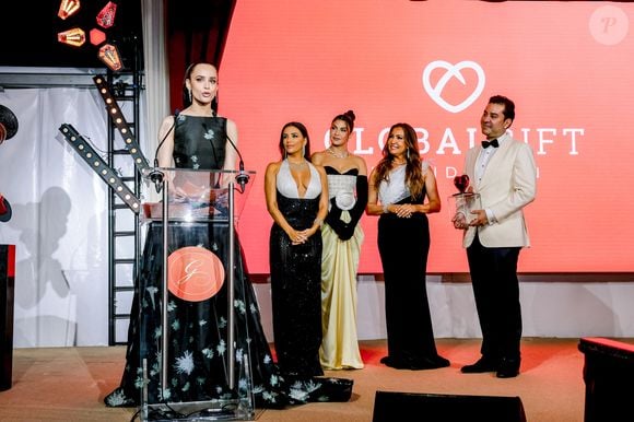 Sofia Carson, Eva Longoria, Jacqueline Fernandez, Maria Bravo et Mauro Monarris lors du XIV Global Gift Gala Cannes 2026, le 20 mai 2026, à Cannes, France. © Europa Press/Bestimage