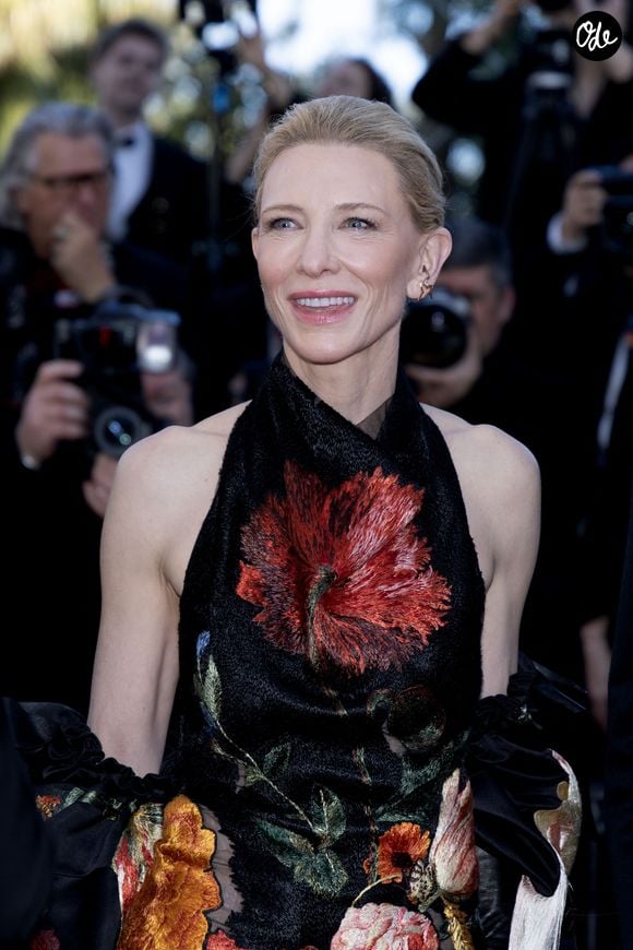 C’est là qu’elle officiera en tant que professeure invitée Cameron Mackintosh de théâtre contemporain afin de prodiguer ses précieux conseils aux élèves, comme cela a pu être révélé dans un communiqué de l’établissement.

Cate Blanchett - Montée des marches du film « Garance » lors du 79ème Festival International du Film de Cannes, le 17 mai 2026. © Olivier Borde / Bestimage