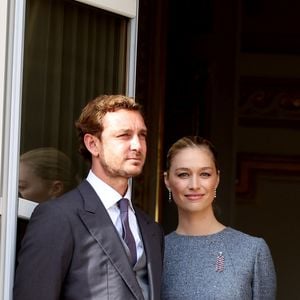 Pierre Casiraghi, Béatrice Borromeo - La famille princière de Monaco au balcon du palais, à l'occasion de la Fête Nationale de Monaco, le 19 novembre 2025. © Dominique Jacovides/Bestimage