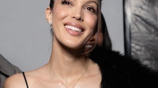 Iris Mittenaere à Monaco : l'ex-Miss France nous fait visiter "l'hôtel avec la plus belle vue" sur le Rocher