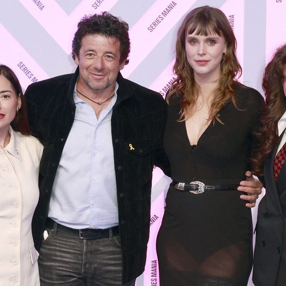 Le chanteur partage l'affiche avec Natacha Lindinger. 

Aviv Pinkas, Patrick Bruel, Natacha Lindinger, Talya Bertfeld  de la série MENACE IMMINENTE 
Le Festival Series Mania, le festival international des séries à Lille, jeudi 27 mars 2025. © Christophe Aubert / Bestimage