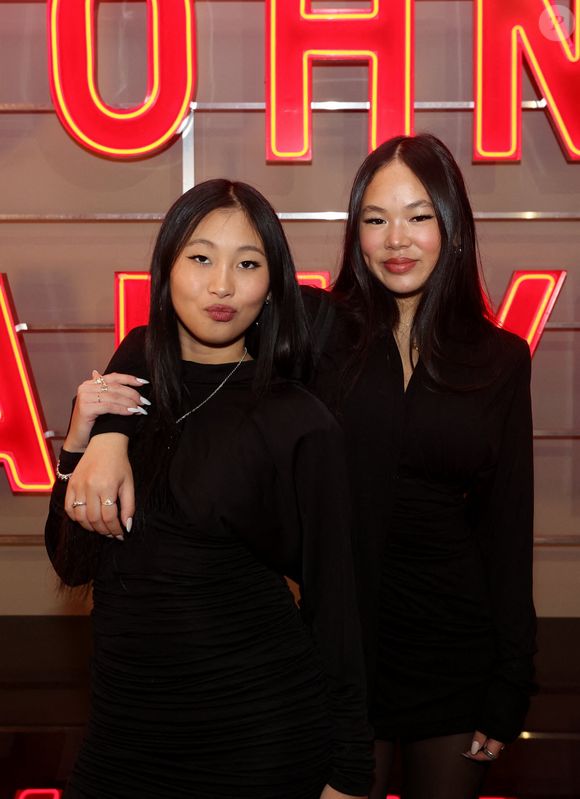 Exclusif - Jade et Joy Hallyday au vernissage de l'exposition "Johnny Hallyday, l'exposition" au Palais des Expositions à Paris, le 21 décembre 2023.

Photo : Dominique Jacovides / Bestimage