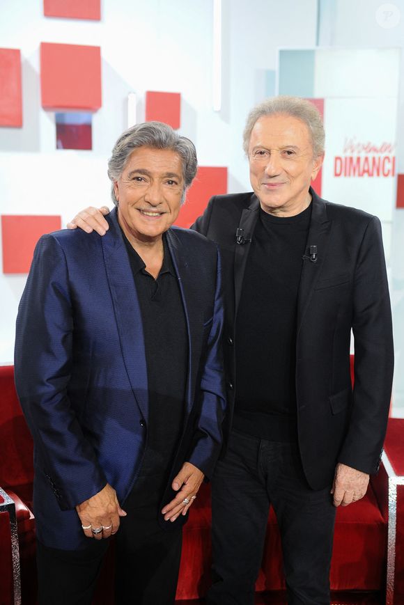 Exclusif - Frédéric François et Michel Drucker lors de l'enregistrement de l'émission Vivement dimanche présentée par M.Drucker aux studios Rive Gauche, à Paris, France, le 1er octobre 2025. Diffusion sur France 3 le 9 novembre 2025. © Guillaume Gaffiot/Bestimage