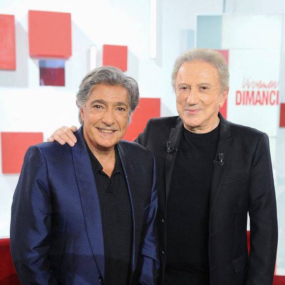 Exclusif - Frédéric François et Michel Drucker lors de l'enregistrement de l'émission Vivement dimanche présentée par M.Drucker aux studios Rive Gauche, à Paris, France, le 1er octobre 2025. Diffusion sur France 3 le 9 novembre 2025. © Guillaume Gaffiot/Bestimage