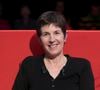 Dans cet ouvrage, on apprenait ainsi qu'elle avait trouvé un subtil subterfuge pour satisfaire le fantasme de sodomie de Doc Gyneco.
Exclusif - Enregistrement de l'émission de Marc-Olivier Fogiel "Le Divan" avec Christine Angot en invitée, qui sera diffusée le 16 mai sur France 3. Paris, le 24 mars 2017.
© Romuald Meigneux/Bestimage