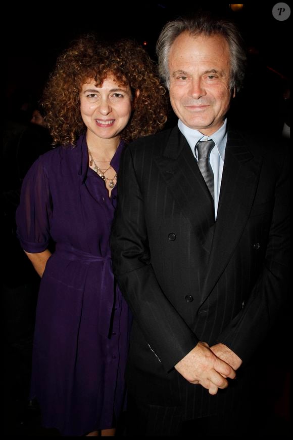 Pour rappel, Valérie a auparavant été rédactrice puis directrice de la rédaction du magazine Elle (de 2002 à 2014), a également travaillé pour la Revue des 2 Mondes (ndlr : Franz-Olivier Giesbert a aussi été directeur de ce titre par le passé) et a été à la télévision lorsqu'elle animait une chronique Canal+ dans La Nouvelle Édition

Franz-Olivier Giesbert et Valérie Toranian à la première du film Polisse en 2011
Bestimage