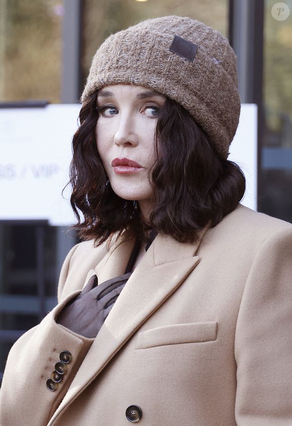 Isabelle Adjani est restée deux ans avec lui et était jeune, aux prémices de sa carrière

Isabelle Adjani - Les célébrités au défilé Stella McCartney Collection Prêt-à-Porter Automne/Hiver 2025-2026 lors de la Fashion Week de Paris (PFW) le 5 mars 2025.
© Christophe Aubert via Bestimage