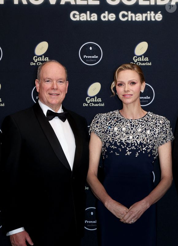 Le prince Albert II de Monaco et La princesse Charlène de Monaco lors de la soirée de gala Provale Solidarité à l'hôtel Four Seasons Hôtel, George V à Paris le 13 mars 2026.

© Dominique Jacovides / Bestimage