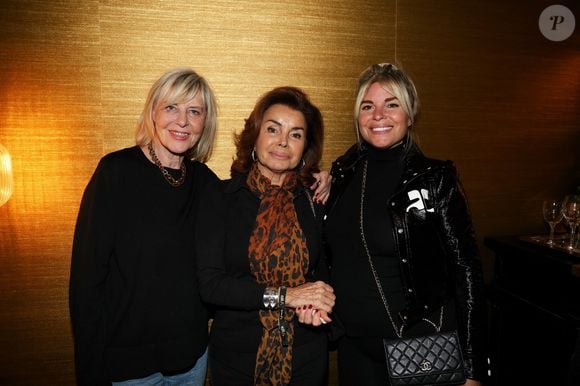 Exclusif - Chantal Ladesou, Dominique Tapie, Sophie Tapie (enceinte) lors du cocktail après-spectacle lors de la soirée Ciné-concert symphonique "Alain Delon, le dernier Samouraï" au Palais des congrès à Paris le jour de son anniversaire le 8 novembre 2024.
© Jacovides / Moreau / Bestimage