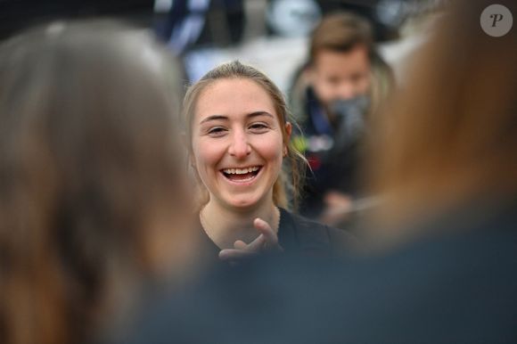 Violette Dorange, 23 ans, la plus jeune navigatrice du Vendée Globe lors du départ du Vendée Globe 2024-2025, 10ème édition de la course autour du monde en solitaire et sans escale, le 10 novembre 2024 aux Sables-d'Olonne, France. Photo par Franck Castel/ABACAPRESS.COM