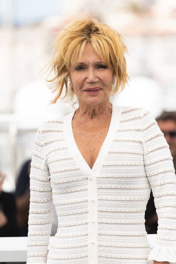 Qui s'y rend dès qu'elle le peut. 

Clémentine Célarié - Photocall de "Connemara" lors du 78ème Festival International du Film de Cannes, le 22 mai 2025.
© Jacovides/Moreau/Bestimage