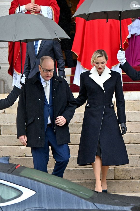 "Cet engagement s’inscrit également dans la continuité de son rôle d’Ambassadrice de bonne volonté de la Croix-Rouge, renforçant ainsi son action en faveur de la protection des vies"

Le prince Albert II de Monaco et la princesse Charlene assistent à la messe pontificale dans le cadre de la célébration de la Sainte Devote, sainte patronne de Monaco, à Monaco le 27 janvier 2025. © Bruno Bebert / Bestimage