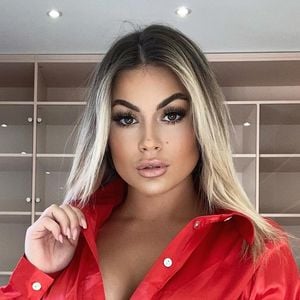 Carla Moreau est mariée à Kevin Guedj avec qui elle a eu une petite fille prénommée Ruby - Instagram