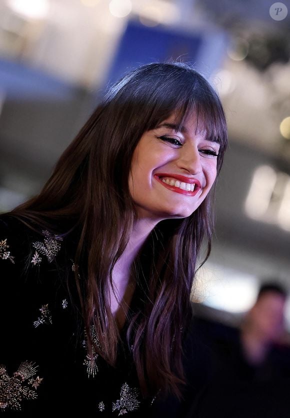 Si être mère la comble de bonheur, ce rôle a ravivé des angoisses
Clara Luciani au photocall de la 24ème édition des "NRJ Music Awards (NMA)" au Palais des Festivals à Cannes le 18 novembre 2022.

© Dominique Jacovides / Bestimage