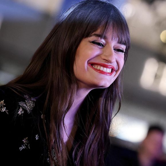 Si être mère la comble de bonheur, ce rôle a ravivé des angoisses
Clara Luciani au photocall de la 24ème édition des "NRJ Music Awards (NMA)" au Palais des Festivals à Cannes le 18 novembre 2022.

© Dominique Jacovides / Bestimage